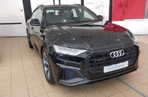 Audi Q8 S-Line