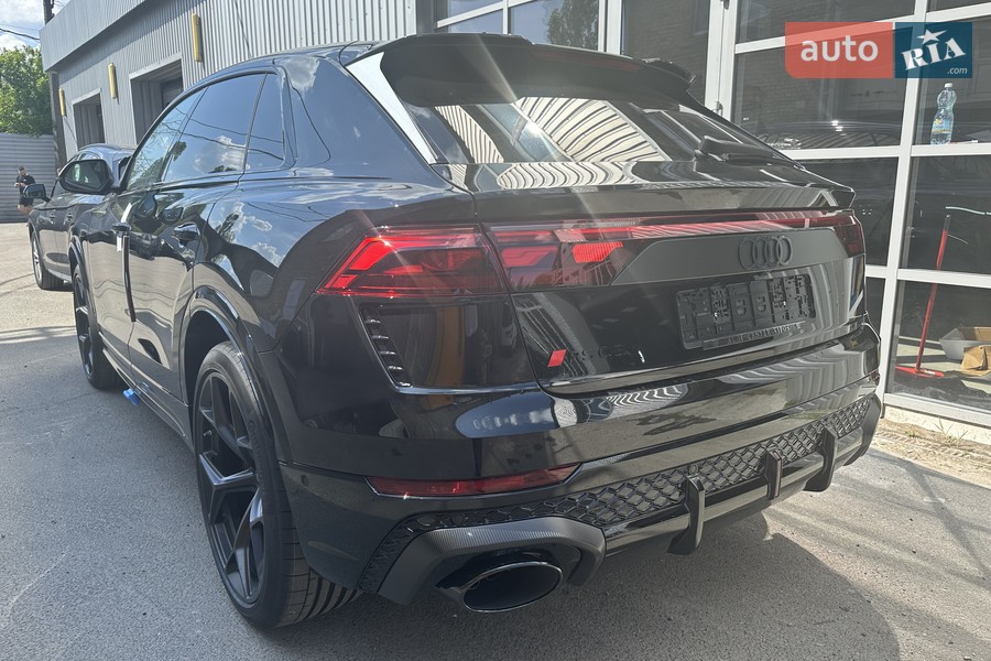 Audi RS Q8 - фото 26