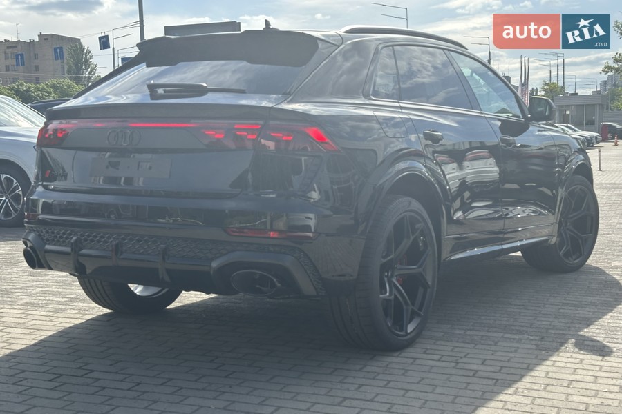 Audi RS Q8 - фото 28