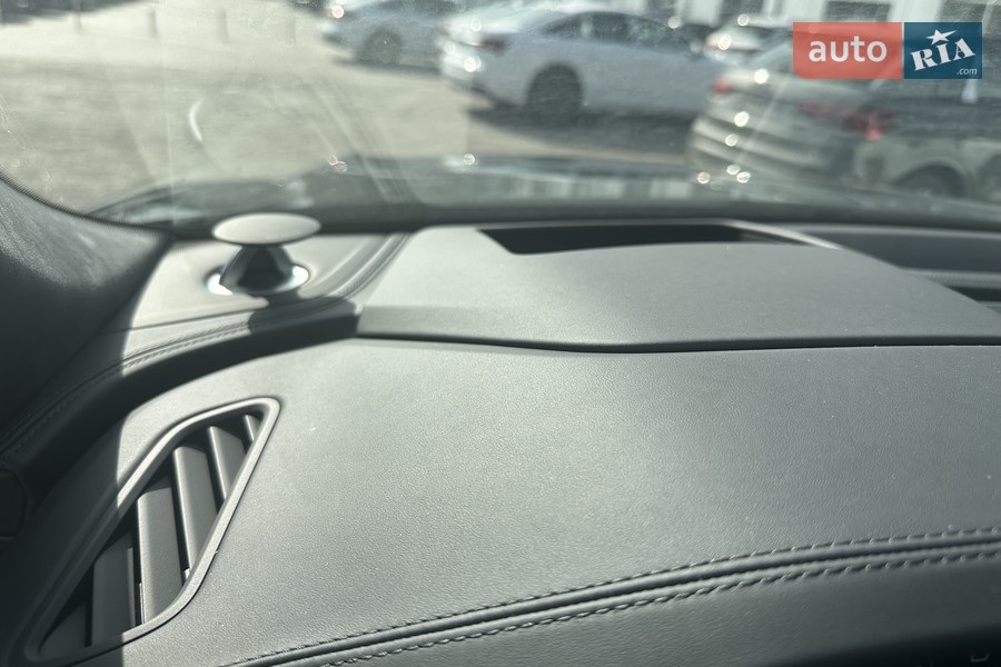 Audi RS Q8 - фото 30
