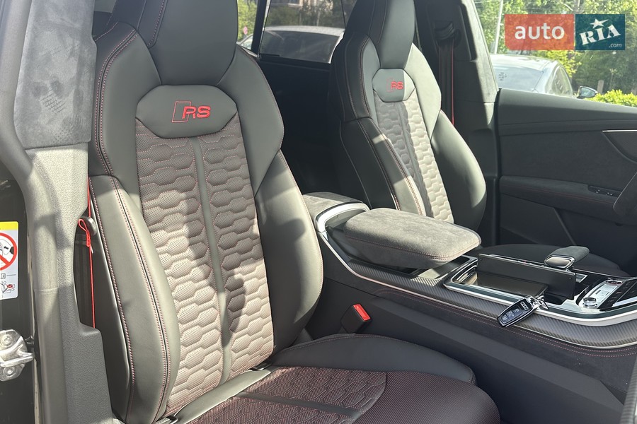 Audi RS Q8 - фото 39
