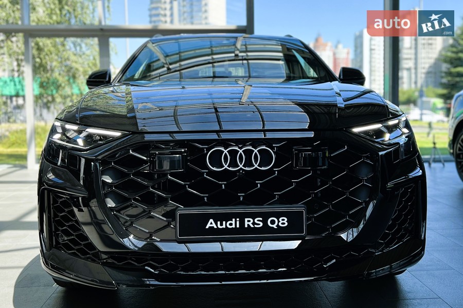 Audi RS Q8 - фото 1