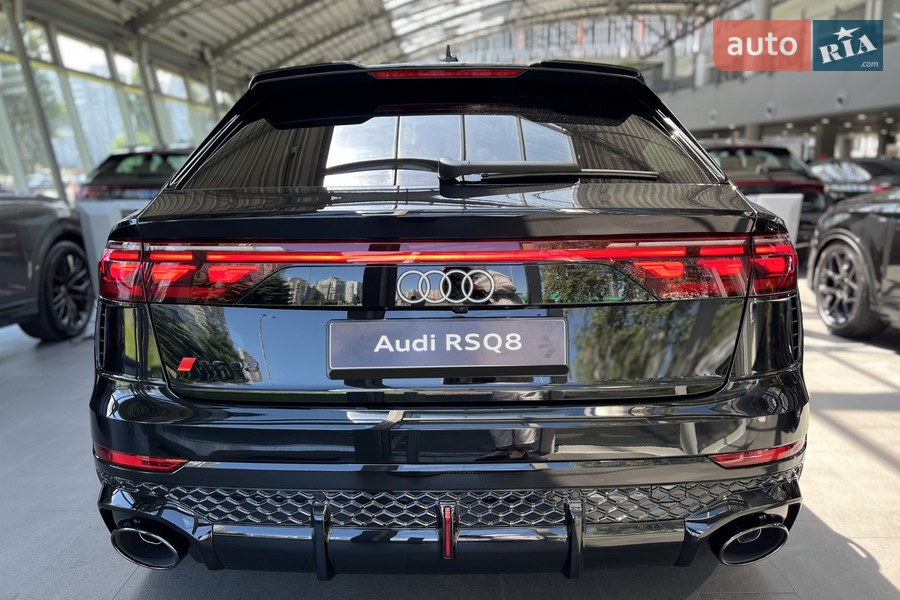 Audi RS Q8 - фото 6