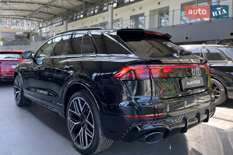 Audi RS Q8 - фото 8