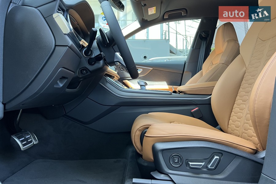 Audi RS Q8 - фото 17
