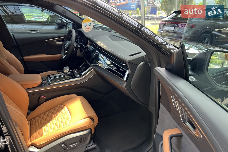 Audi RS Q8 - фото 20