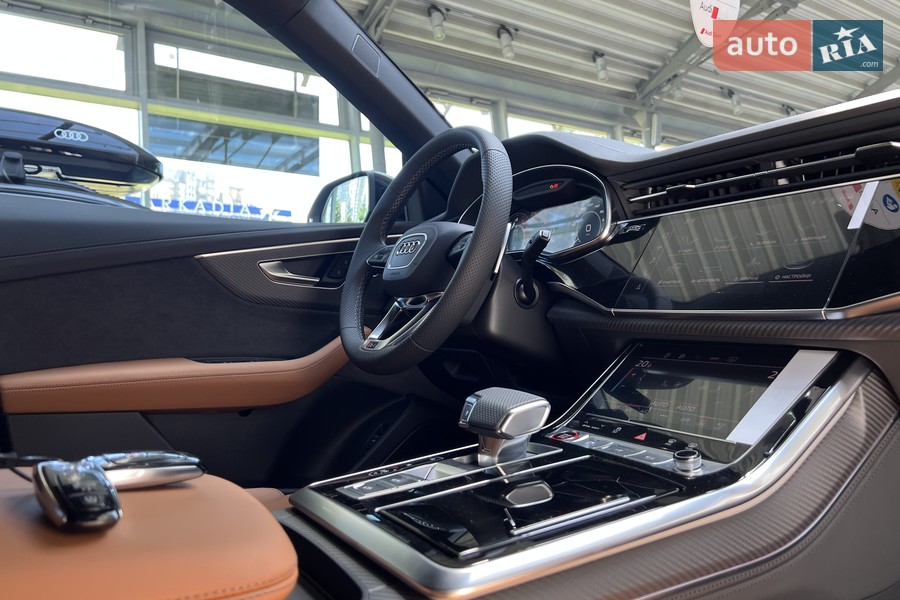 Audi RS Q8 - фото 22