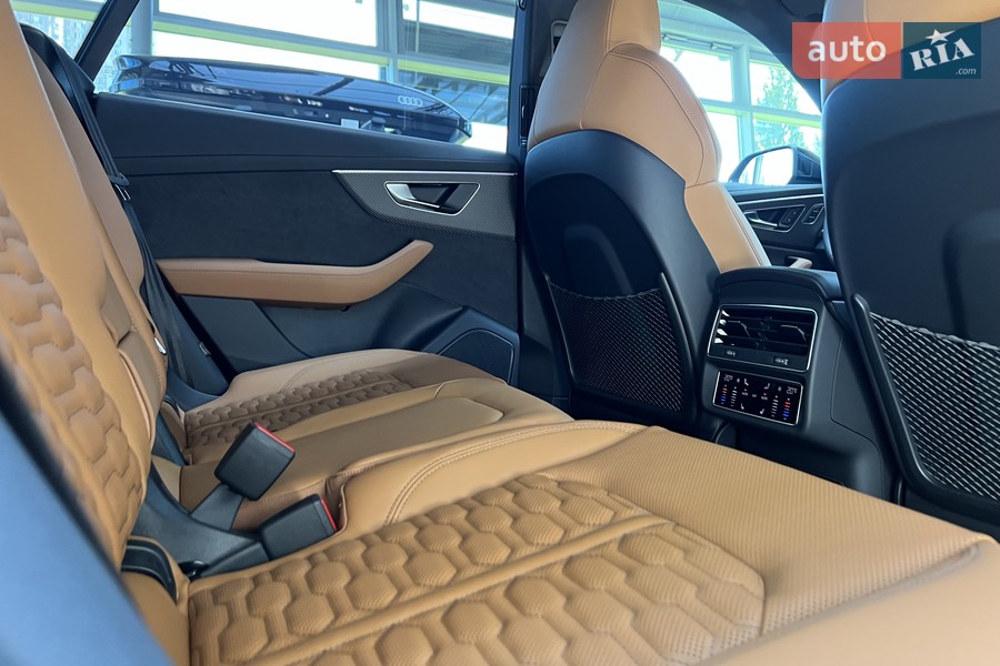 Audi RS Q8 - фото 25