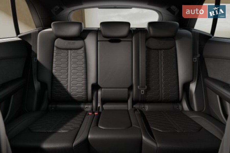 Audi RS Q8 - фото 9