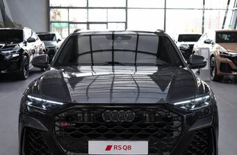 Кросовер-купе Audi RS Q8 2026 в Київ