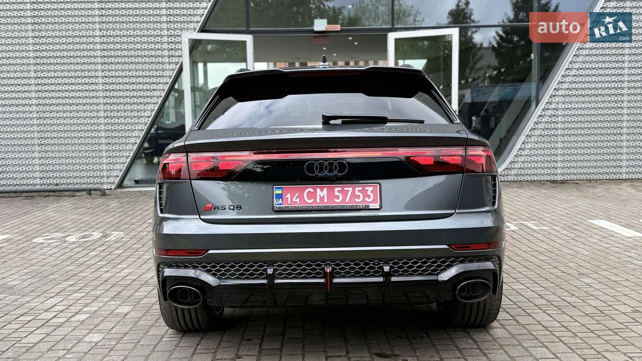 Audi-8