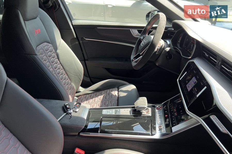 Audi RS6 - фото 13