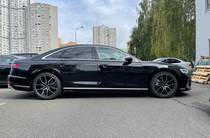 Audi S8 Base