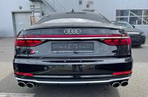 Audi S8 Base