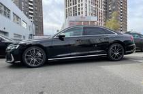 Audi S8 Base