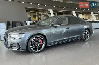 Audi S8