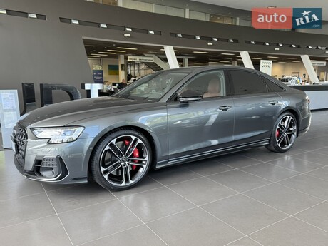 Audi S8 2025