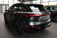 Audi SQ8 e-tron S-Line