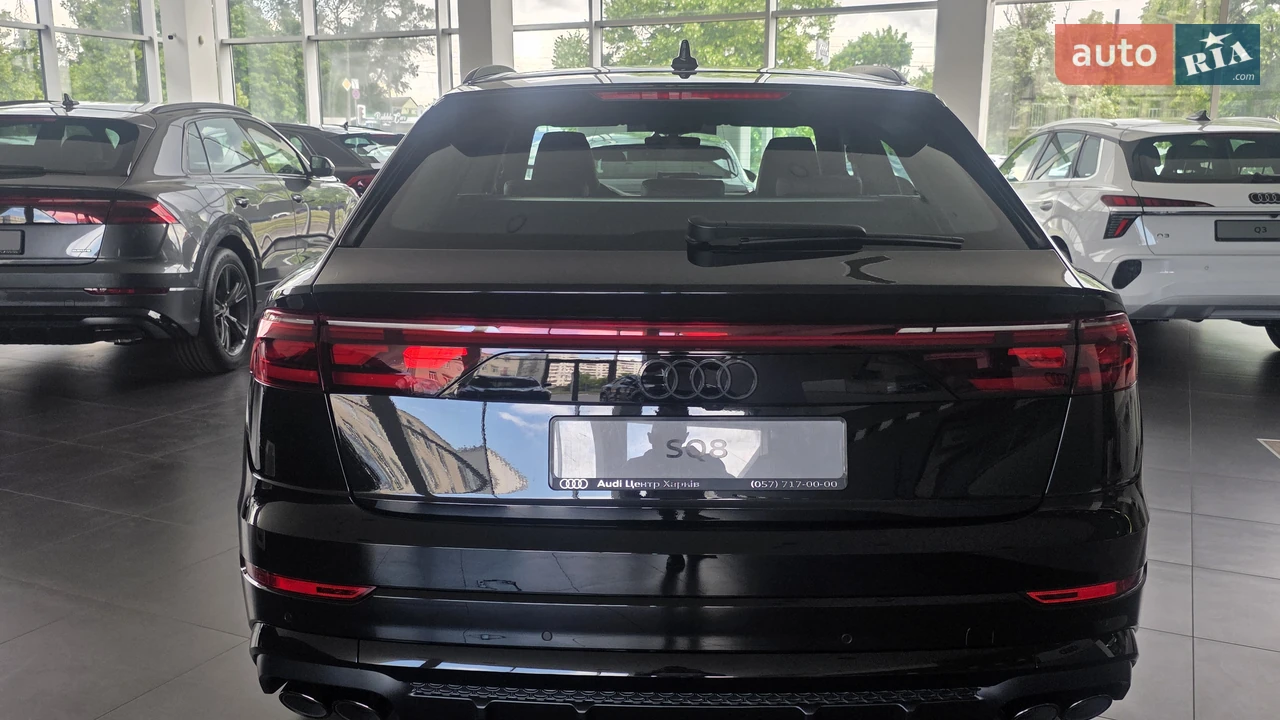 Audi-8