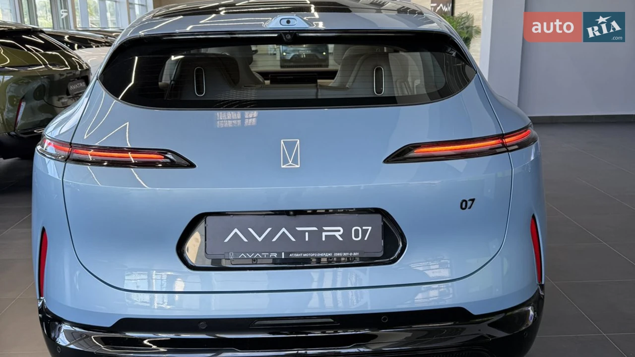 Avatr-4