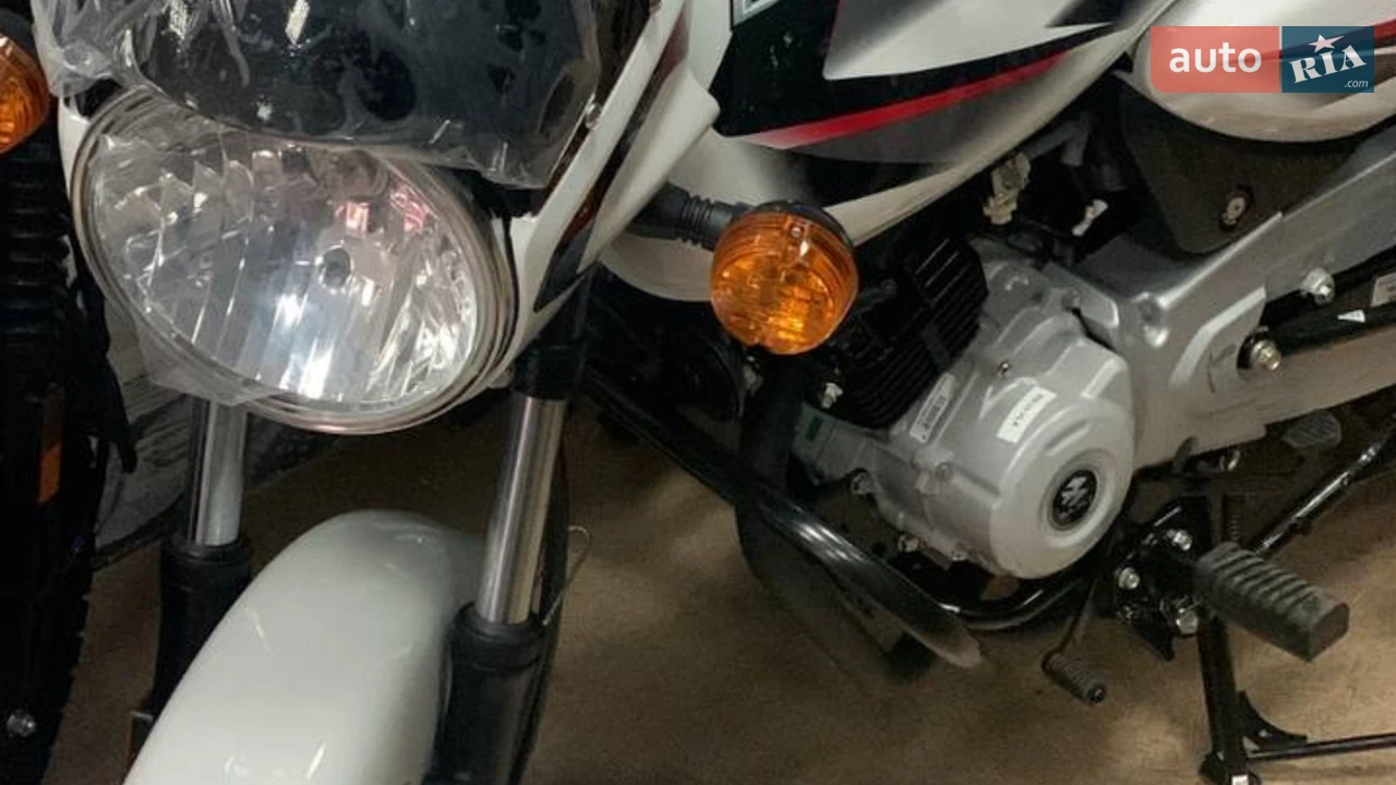 Bajaj Boxer Base
