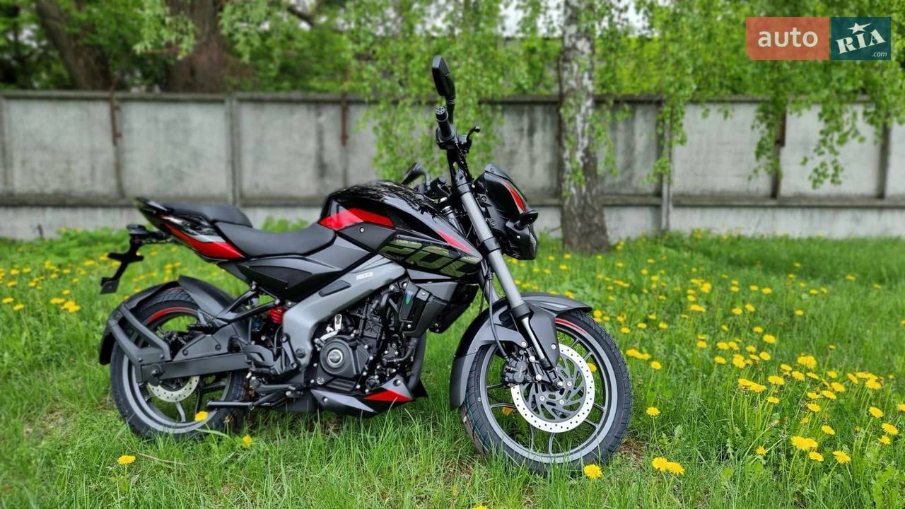 Bajaj Pulsar Base
