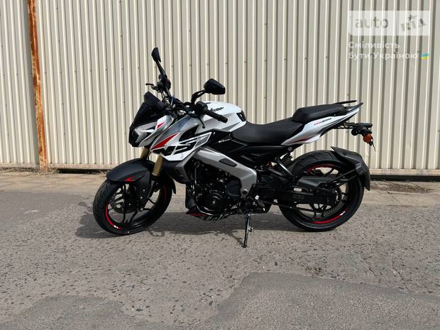 Bajaj Pulsar 2025