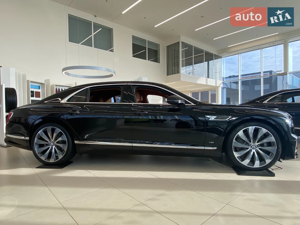 Bentley Flying Spur V8 Base