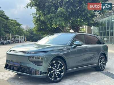 Xpeng G9 Performance 98 kWh (551 к.с.) 2025