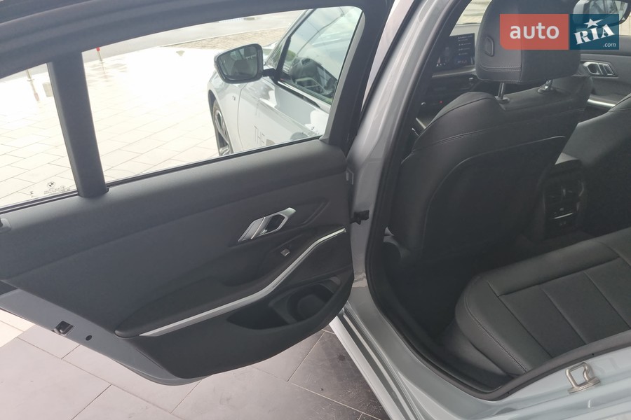 BMW 3 Series - фото 13