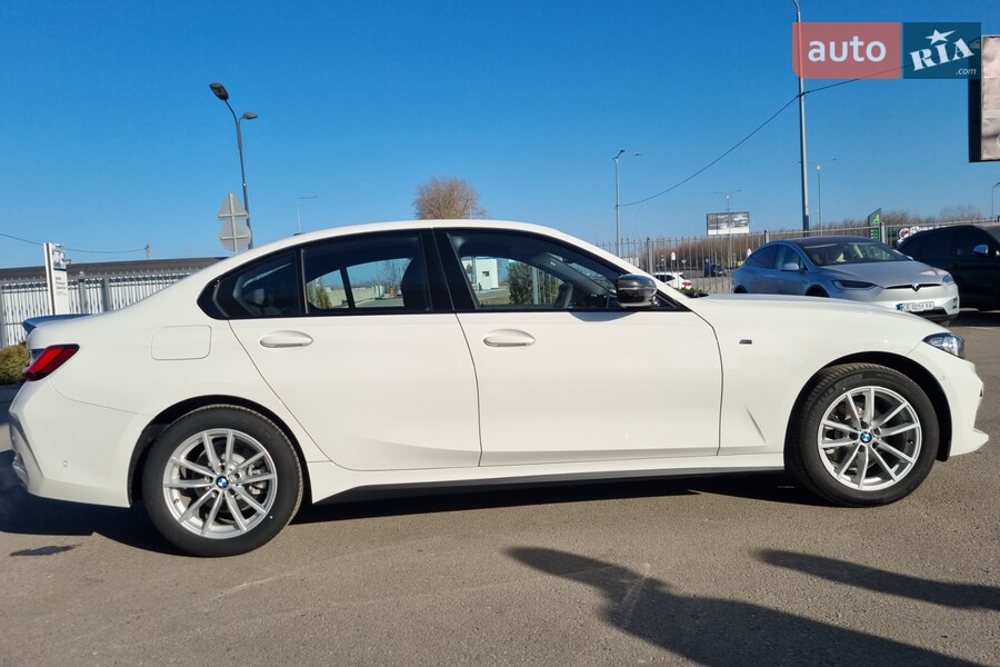 BMW 3 Series - фото 8