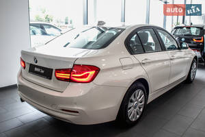 BMW 3 серия 2017 года