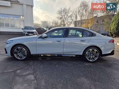 Новий BMW 5 Series 2025 - фото 4
