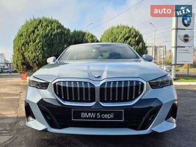Новий BMW 5 Series 2025 - фото 2