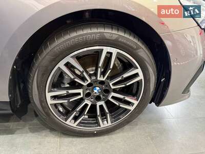 Новий BMW 5 Series 2025 - фото 3