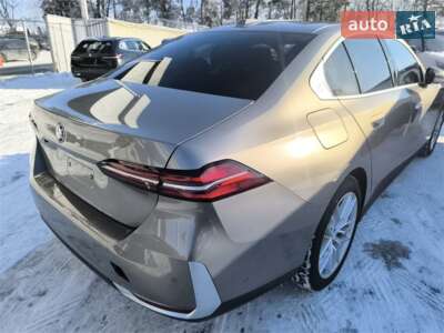Новий BMW 5 Series 2025 - фото 3