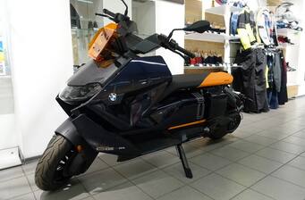 BMW CE 04 2024 Avantagarde Style