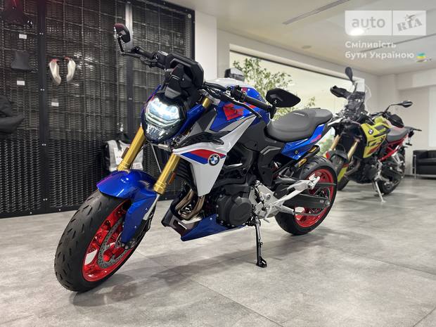 BMW F 900R 2025