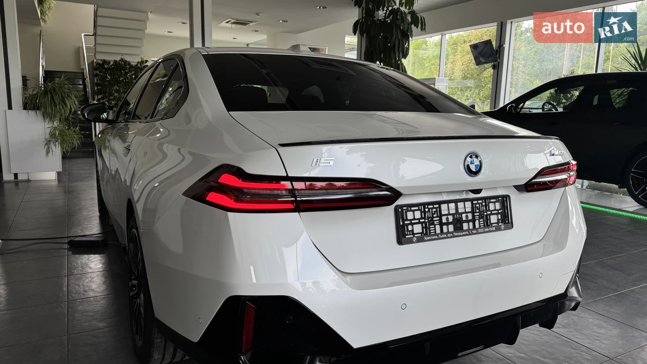 BMW-8