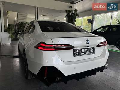 Новый BMW i5 2025 - фото 4
