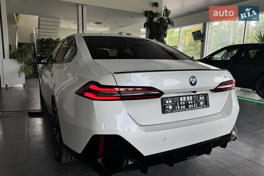 BMW i5 - фото 4