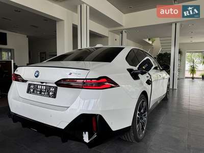Новый BMW i5 2025 - фото 3