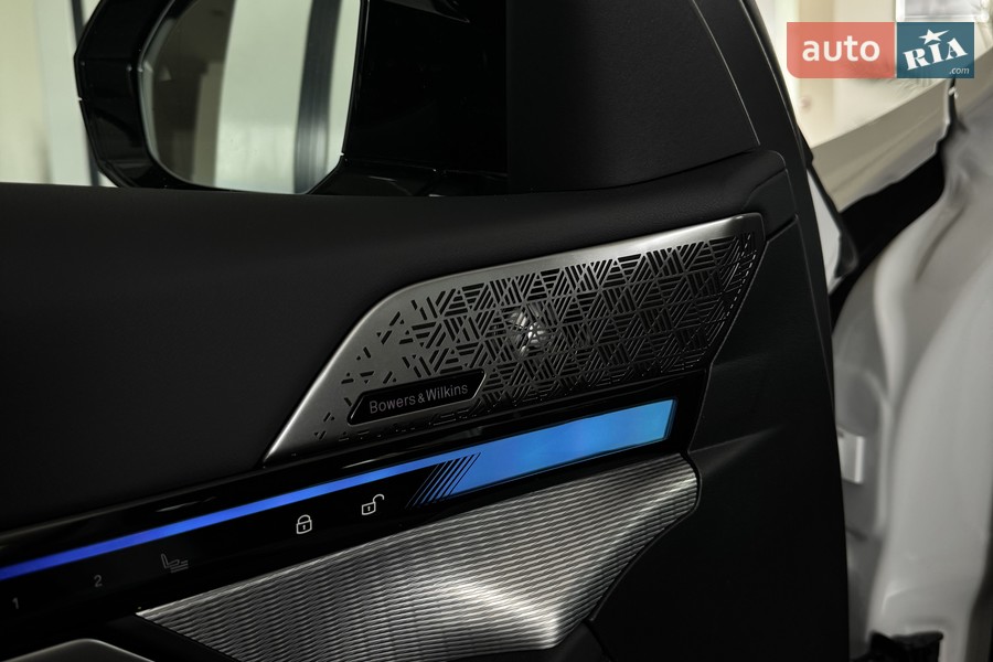 BMW i5 - фото 12