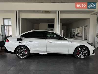 Новый BMW i5 2025 - фото 5