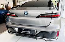 BMW i7 Base