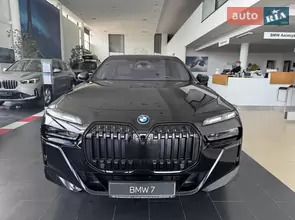 BMW i7