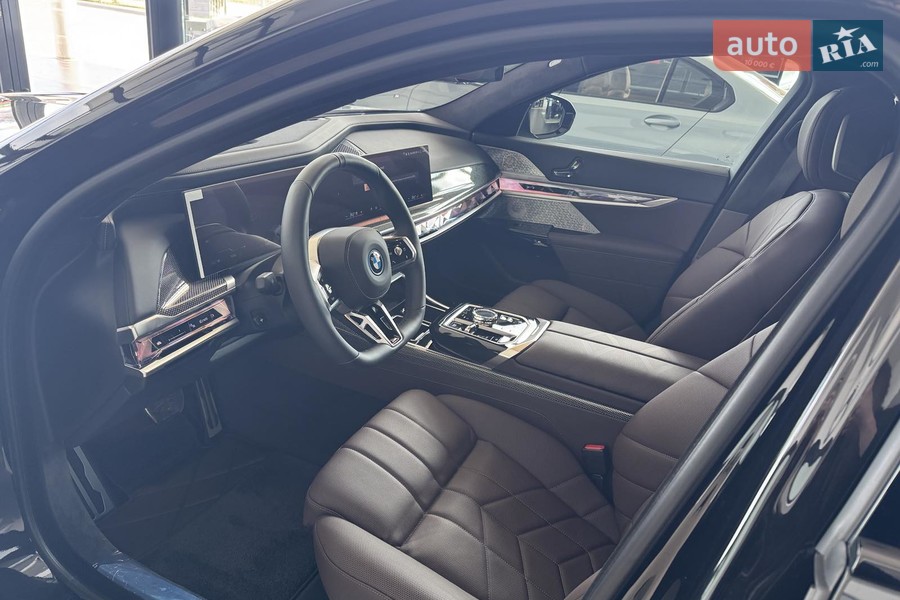 BMW i7 - фото 8