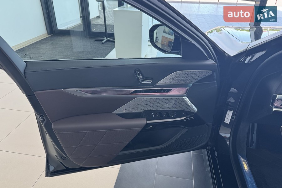 BMW i7 - фото 9
