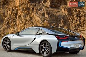 BMW I8 2018 года