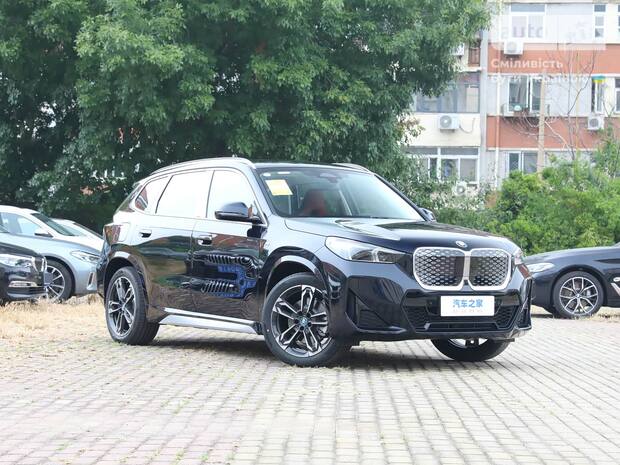 BMW iX1 2025